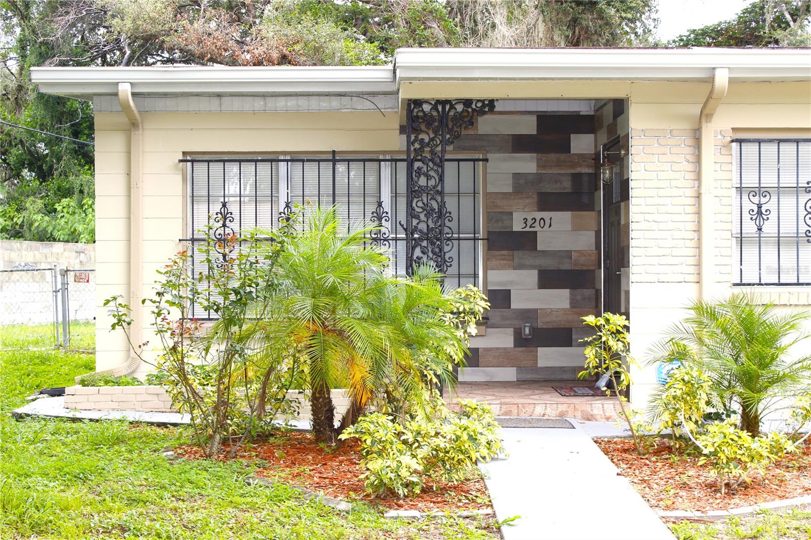 Photo of 3201 RIVER GROVE DRIVE TAMPA FL 33610
