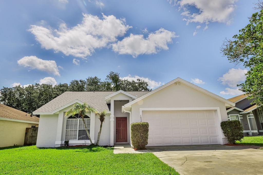Photo of 1098 SUGARBERRY TRAIL OVIEDO FL 32765