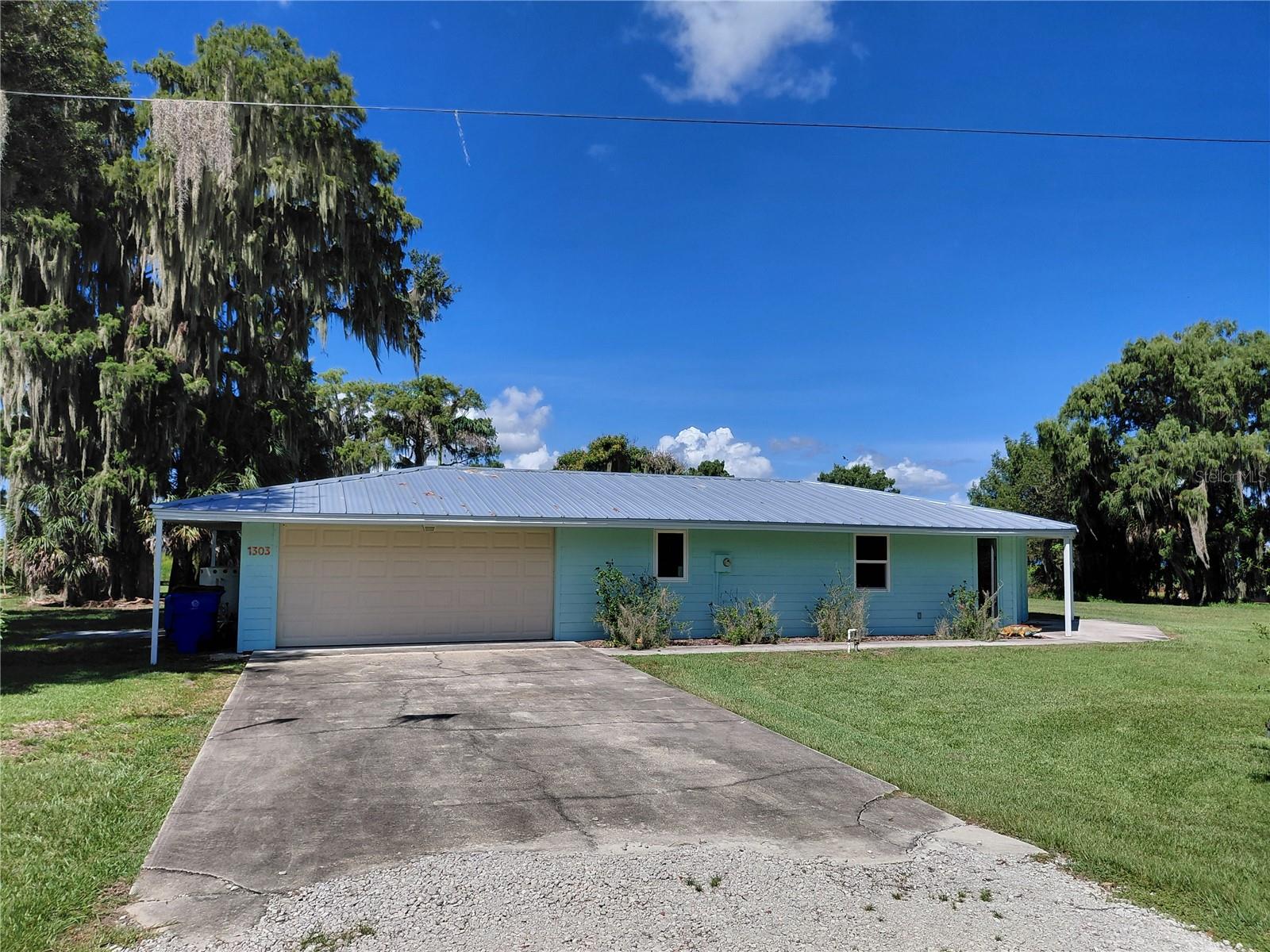 Photo of 1303 CLUB LANE LORIDA FL 33857