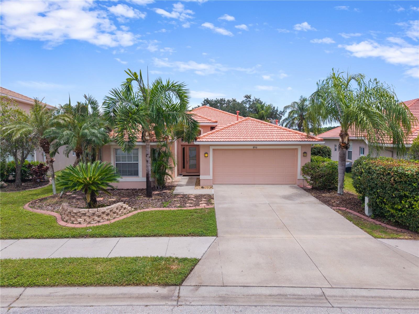 Photo of 8910 STONE HARBOUR LOOP BRADENTON FL 34212