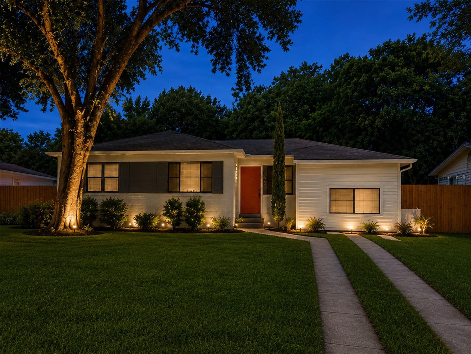 Photo of 1330 MONTEREY DRIVE EUSTIS FL 32726