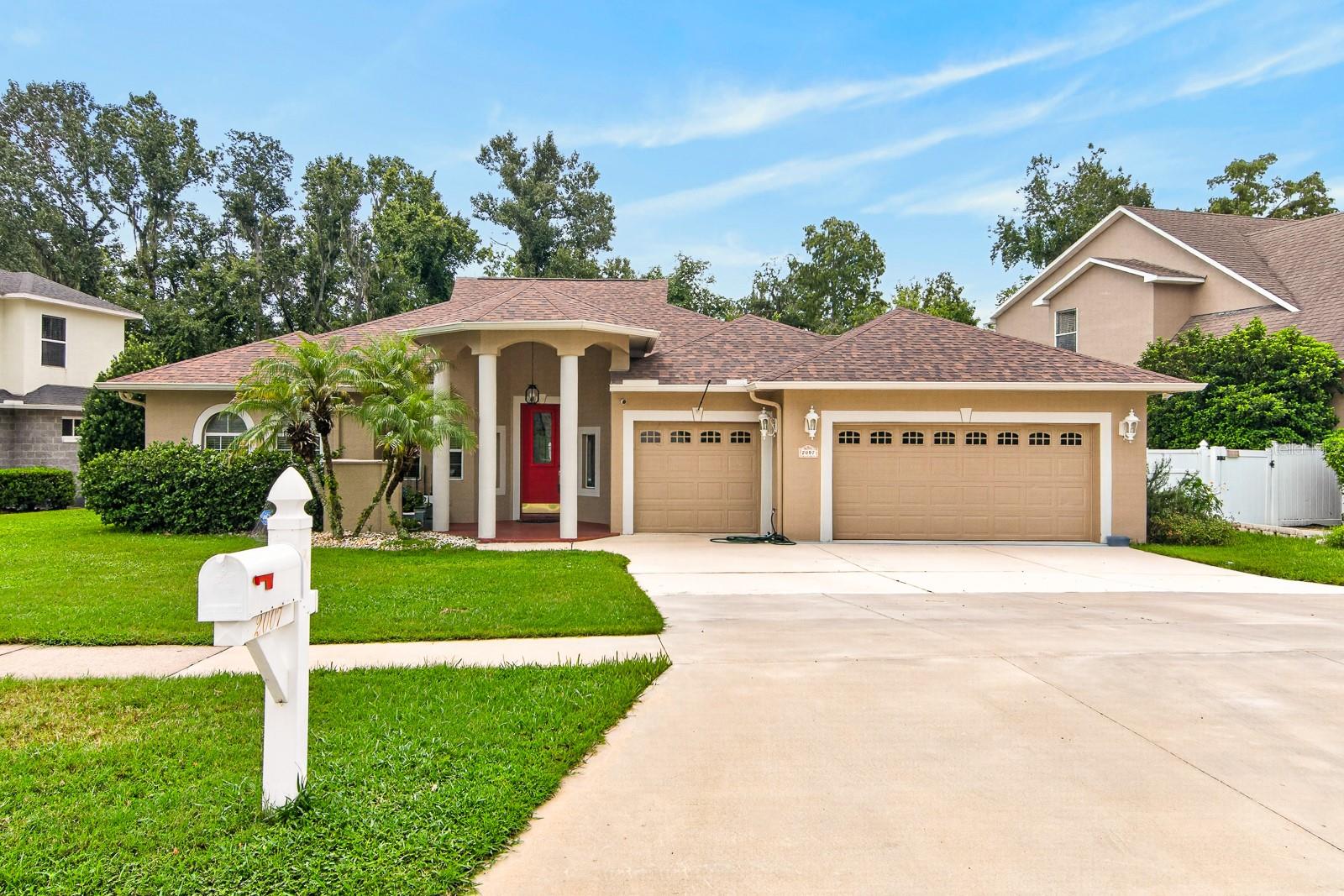 Photo of 2007 RIVER CROSSING DRIVE VALRICO FL 33596
