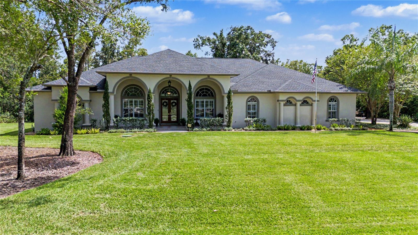 Photo of 906 LAKE SAPPHIRE LANE LUTZ FL 33548