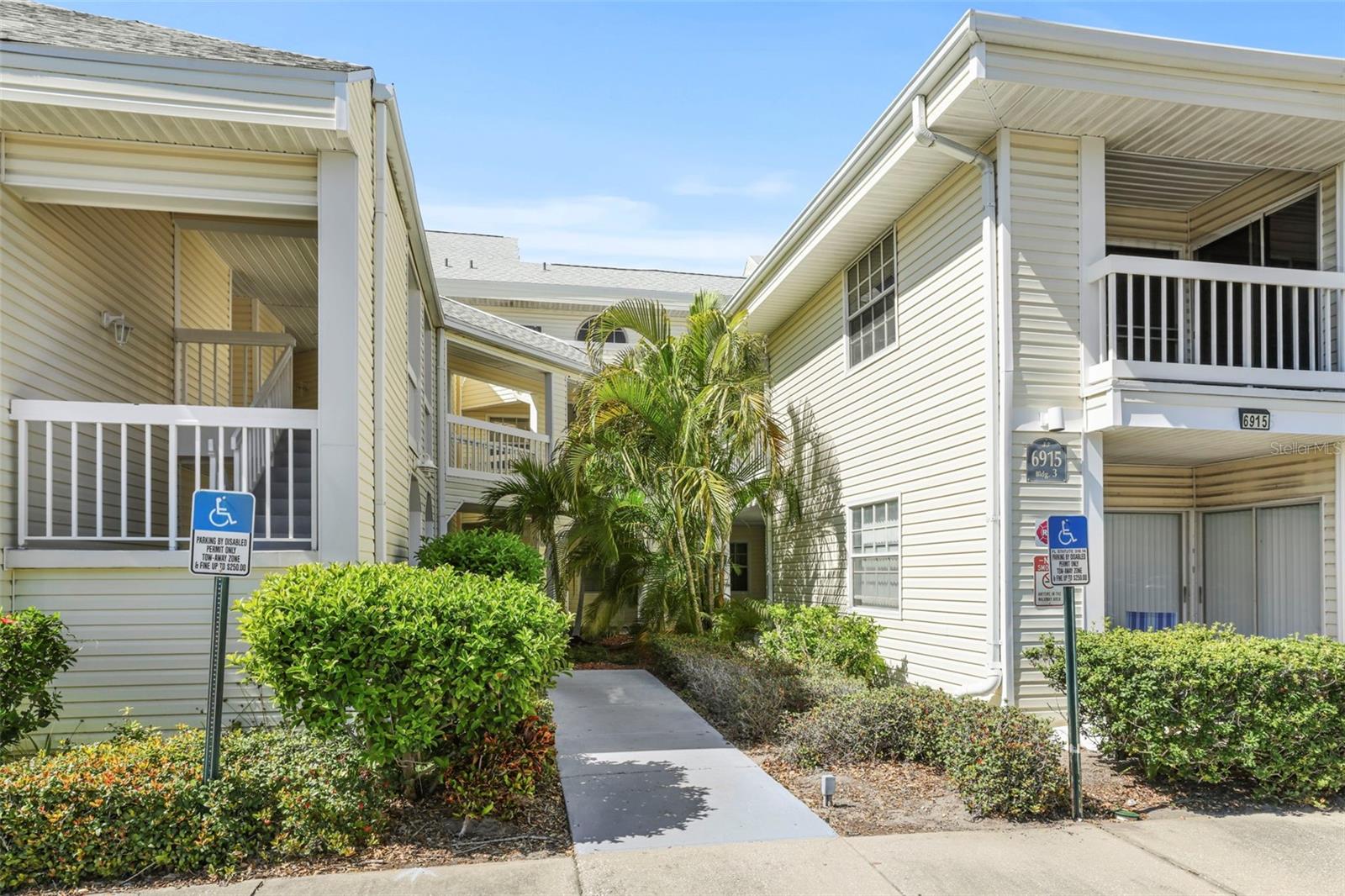 Photo of 6915 STONES THROW CIRCLE #3104 ST PETERSBURG FL 33710