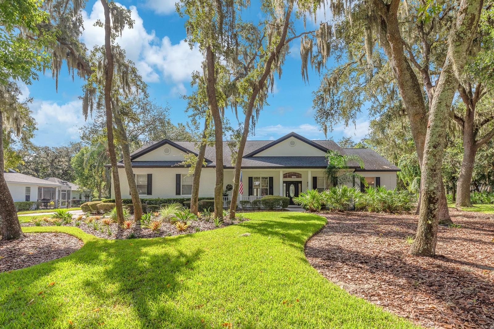 Photo of 5806 AUDUBON MANOR BOULEVARD LITHIA FL 33547