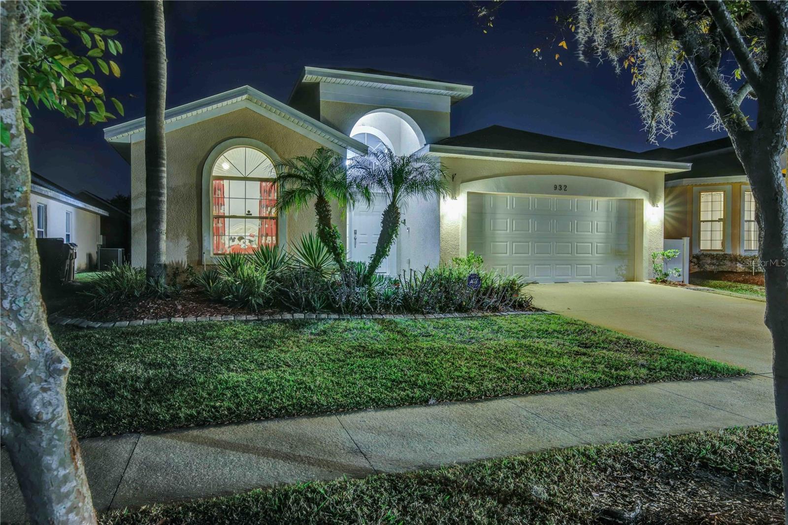 Photo of 932 EMERALD GREEN COURT KISSIMMEE FL 34746