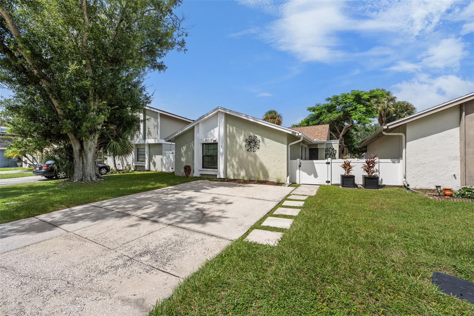 Photo of 10318 ROSEMOUNT DRIVE TAMPA FL 33624