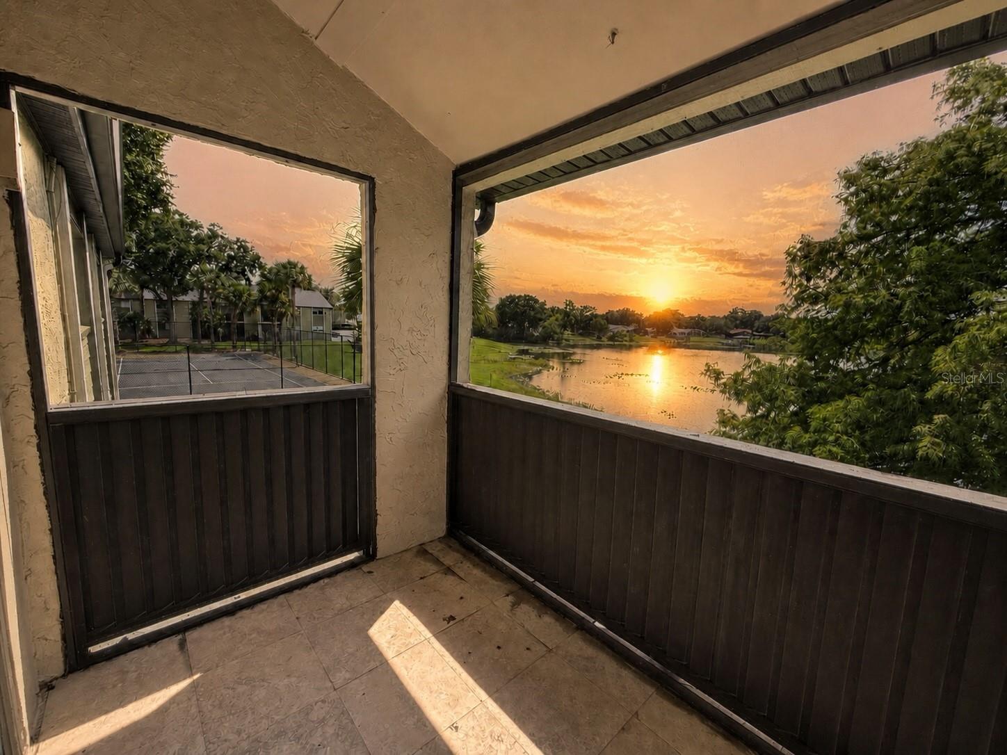Photo of 914 LAKE DESTINY ROAD #F ALTAMONTE SPRINGS FL 32714