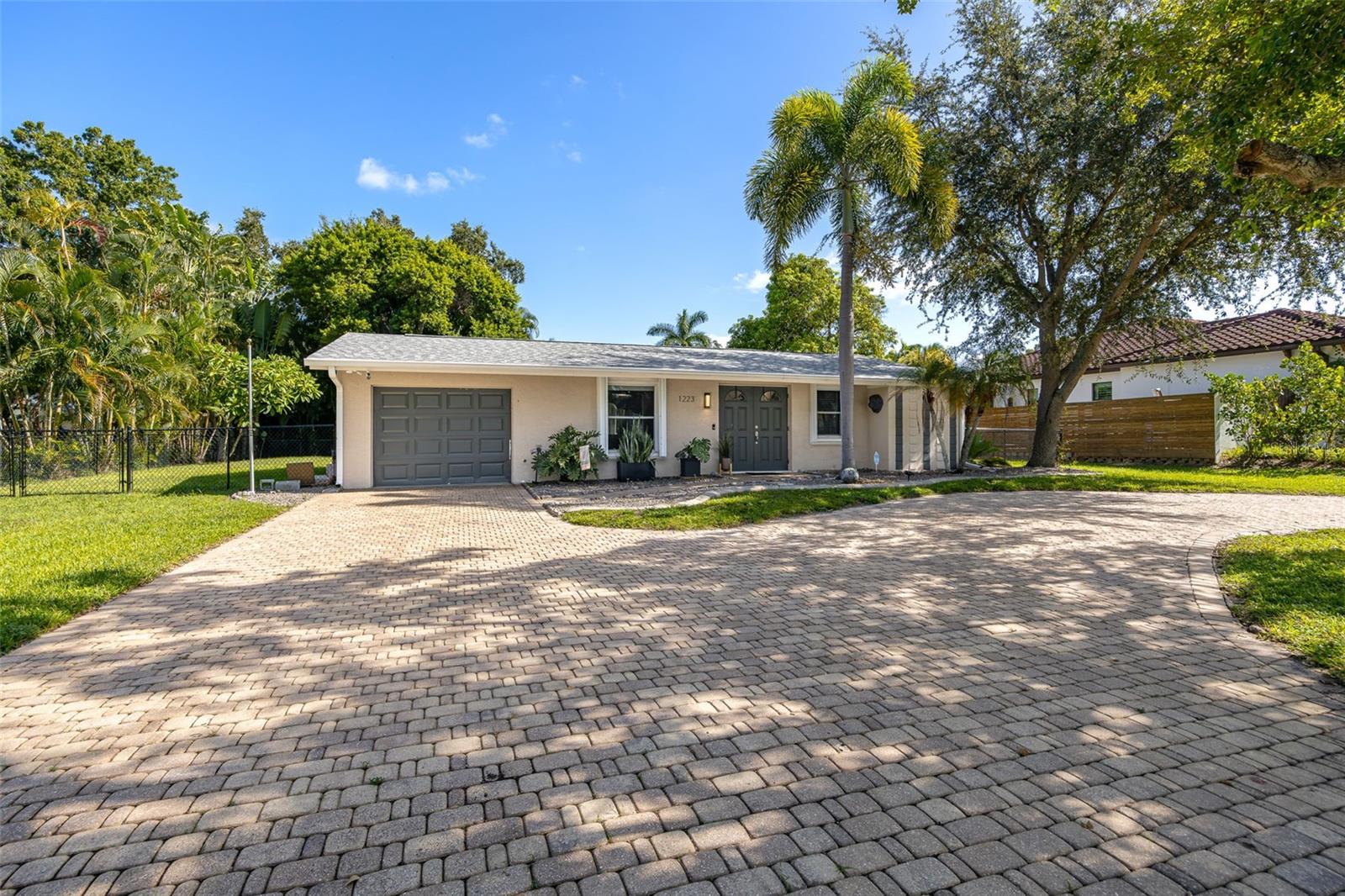 Photo of 1223 BILTMORE DRIVE FORT MYERS FL 33901