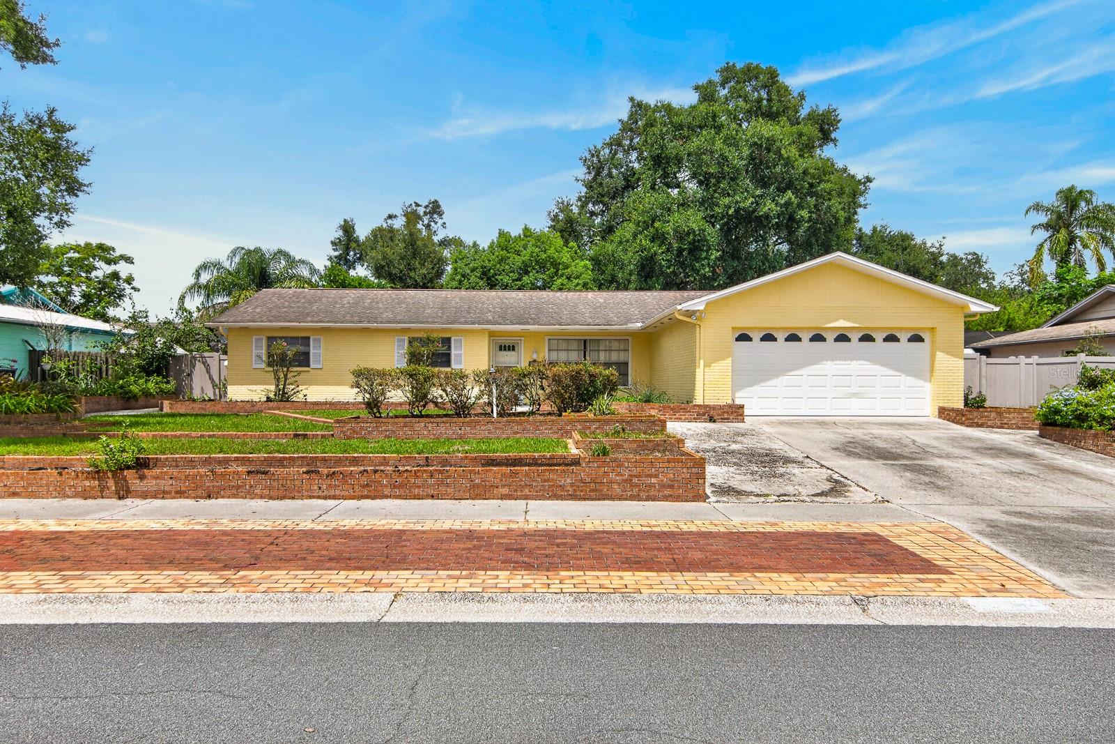 Photo of 3832 PARKSIDE DRIVE VALRICO FL 33594