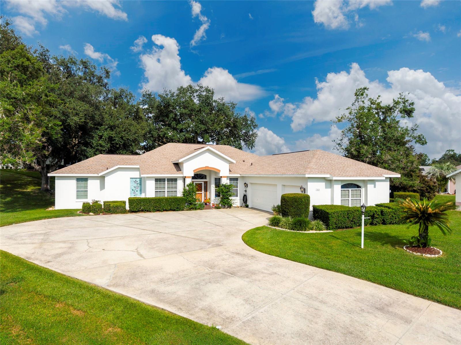 Photo of 365 W BARCLAY COURT BEVERLY HILLS FL 34465