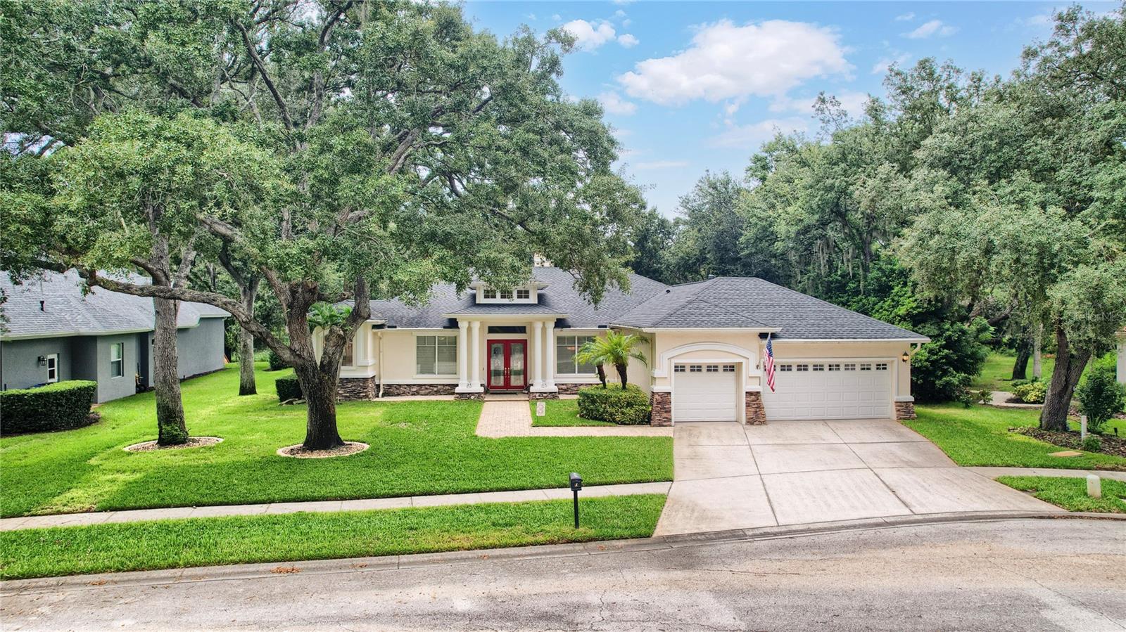 Photo of 5603 EAGLEGLEN PLACE LITHIA FL 33547