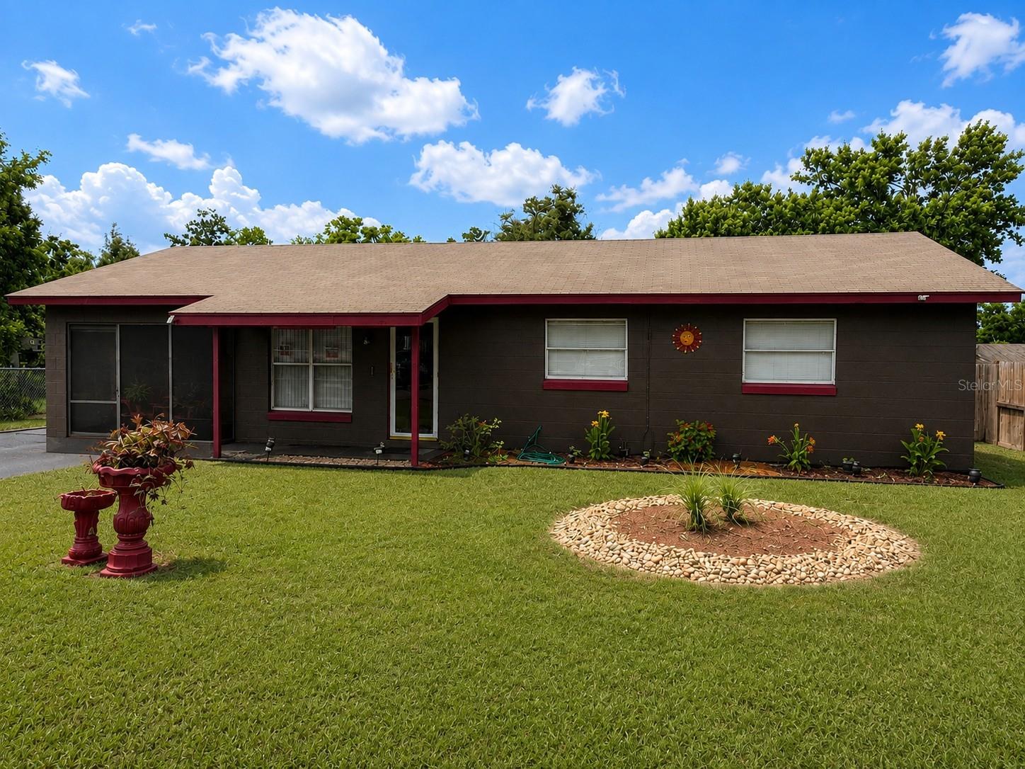 Photo of 605 LAISY DRIVE DELAND FL 32724