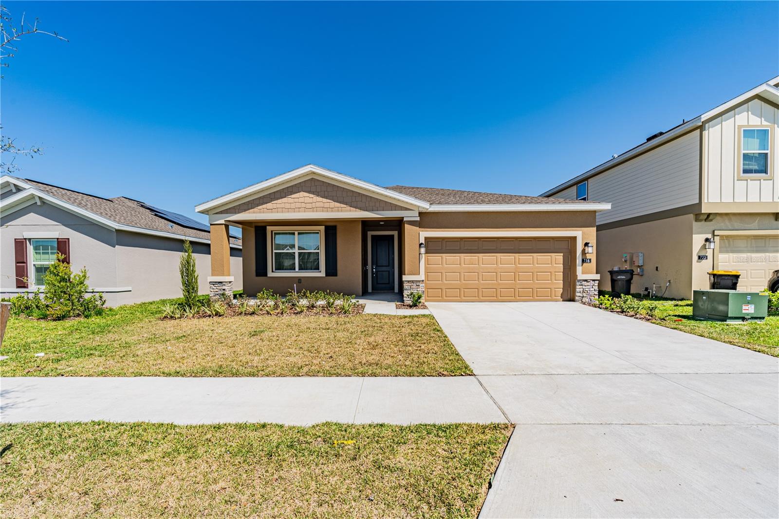 Photo of 716 DARING DRIVE DAVENPORT FL 33837