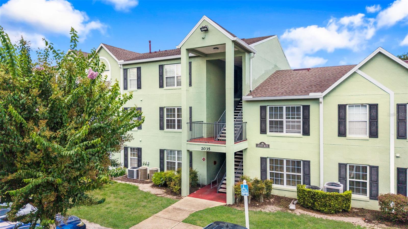 Photo of 2035 DIXIE BELLE DRIVE #2035M ORLANDO FL 32812