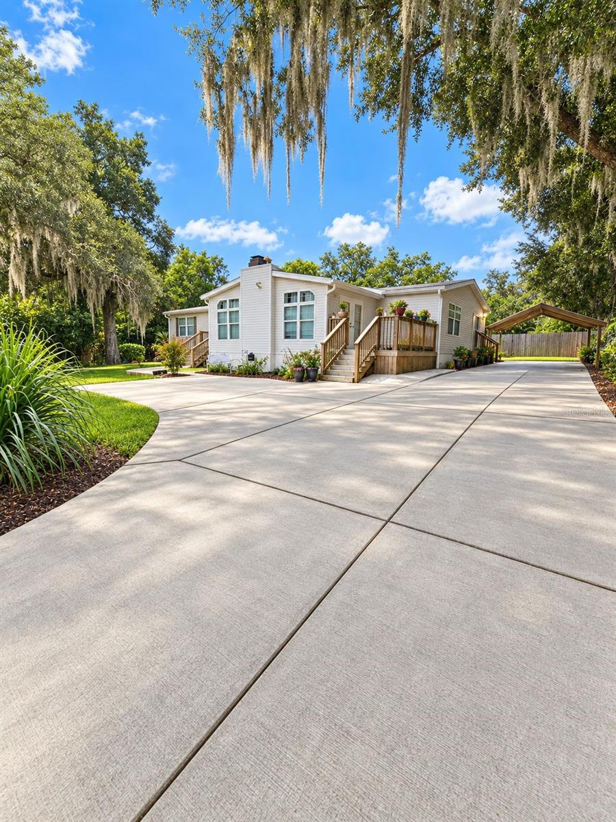 Photo of 16800 SE 249TH TERRACE UMATILLA FL 32784