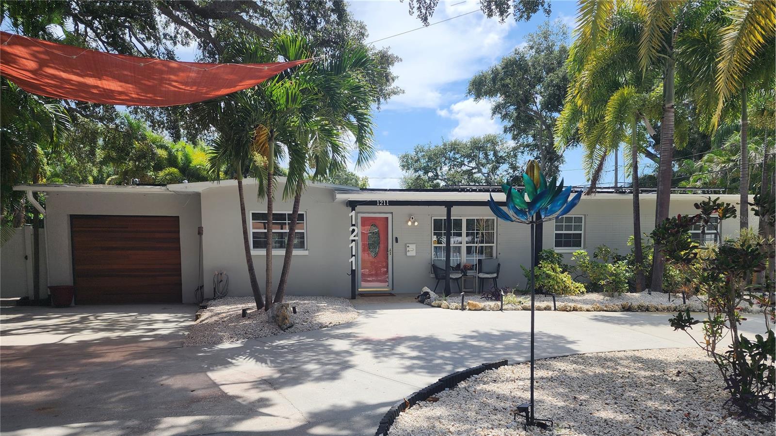 Photo of 1211 RUSSELL DRIVE ST PETERSBURG FL 33710