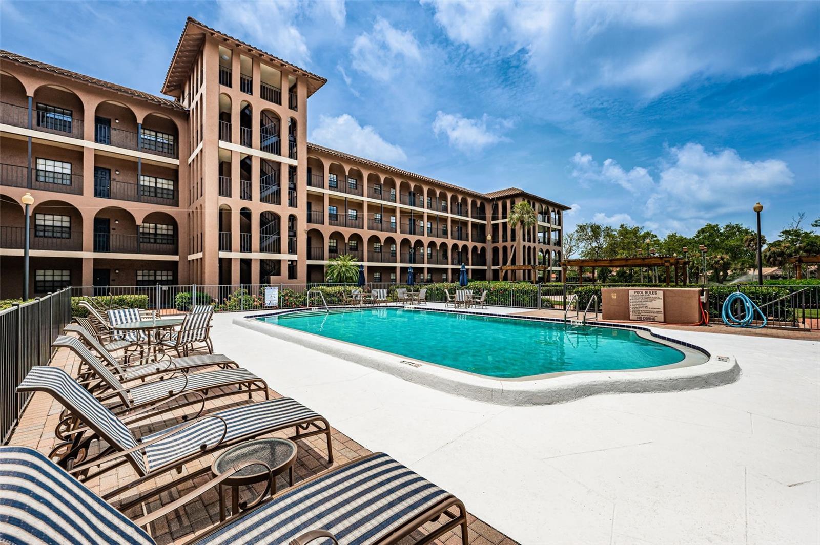 Photo of 6100 GULFPORT BOULEVARD #405 GULFPORT FL 33707