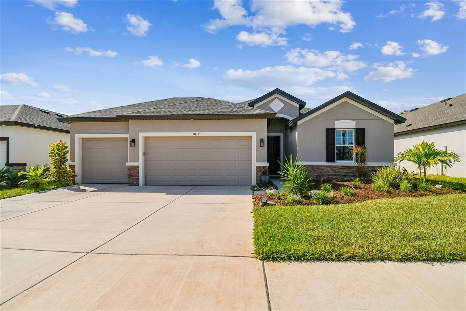 Photo of 1039 DAVIS HEATHER CIRCLE SEFFNER FL 33584