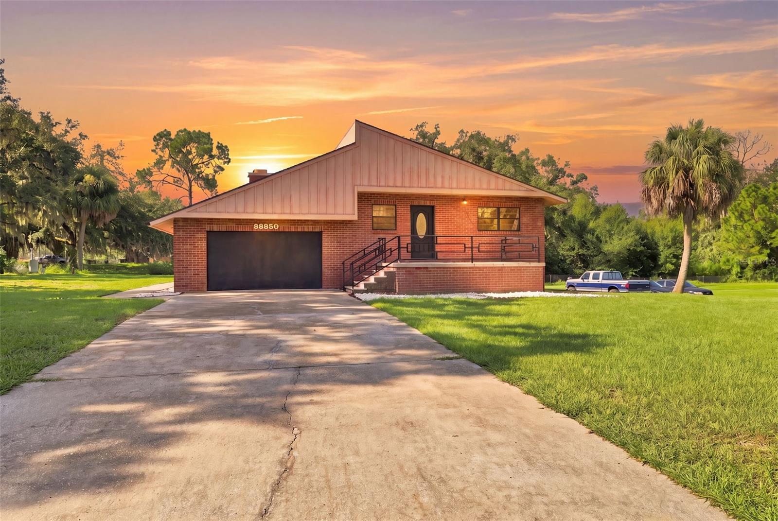 Photo of 28850 LINDENHURST DRIVE WESLEY CHAPEL FL 33544