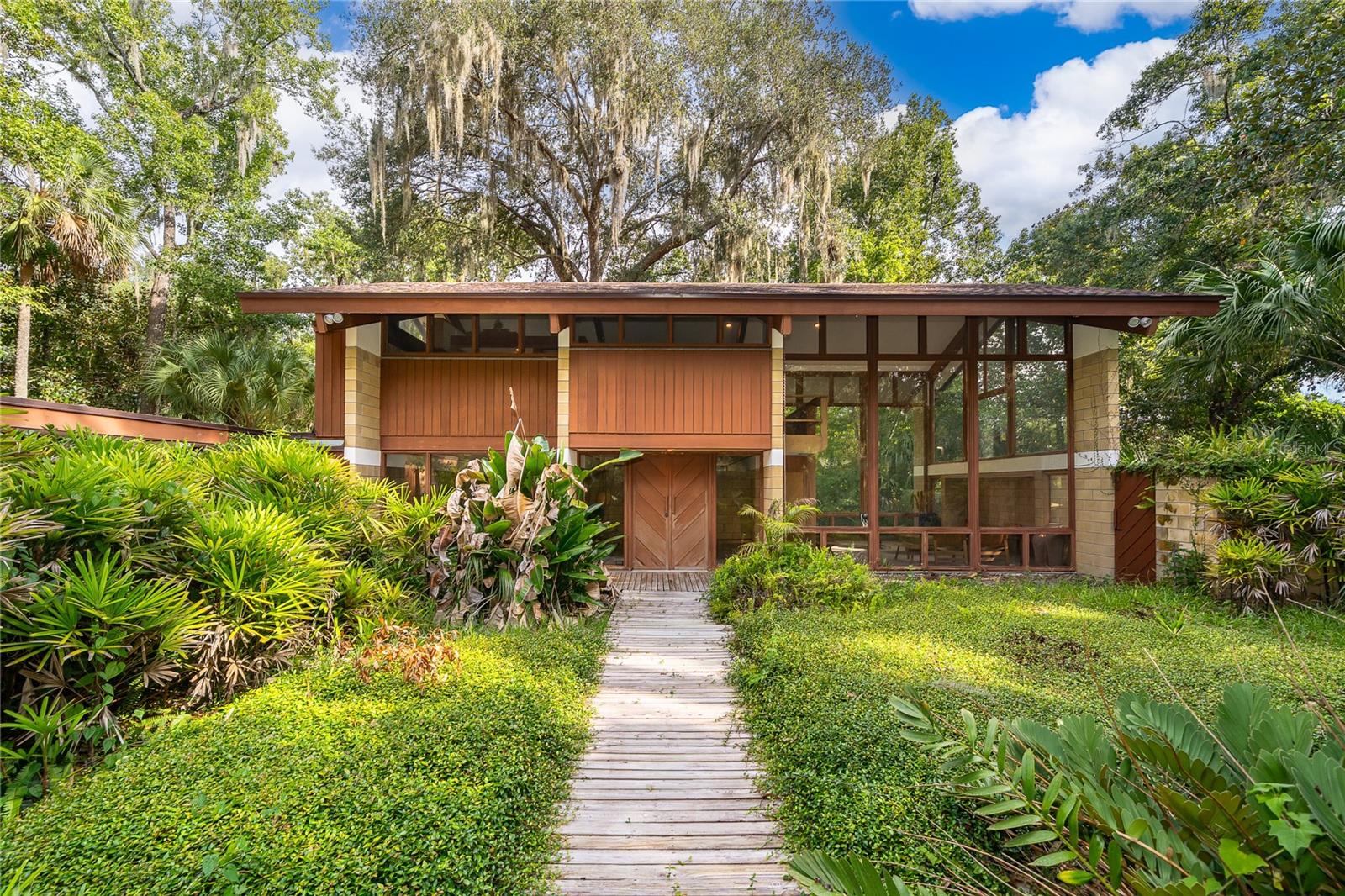 Photo of 291 MAPLE COURT OVIEDO FL 32765