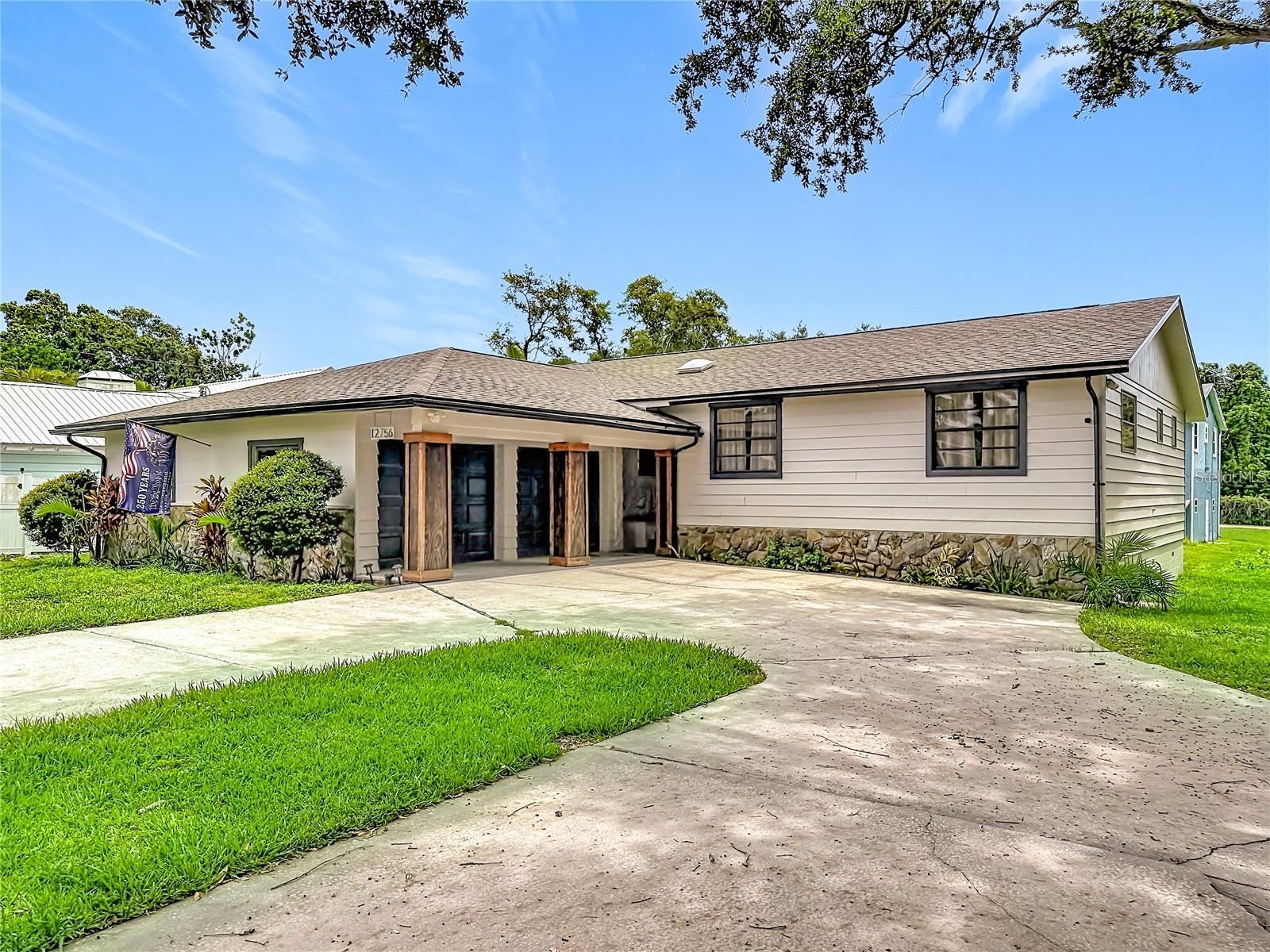 Photo of 12756 POINSETTIA AVENUE SEMINOLE FL 33776
