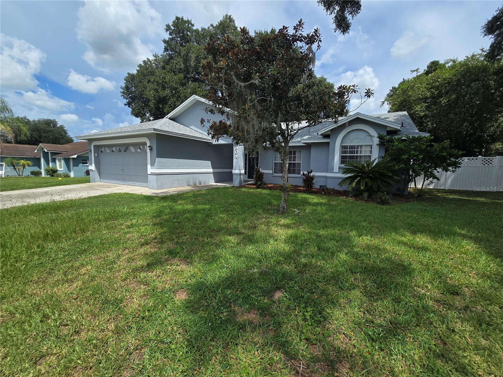 Photo of 3901 LAUREL BRANCH COURT LAKELAND FL 33810