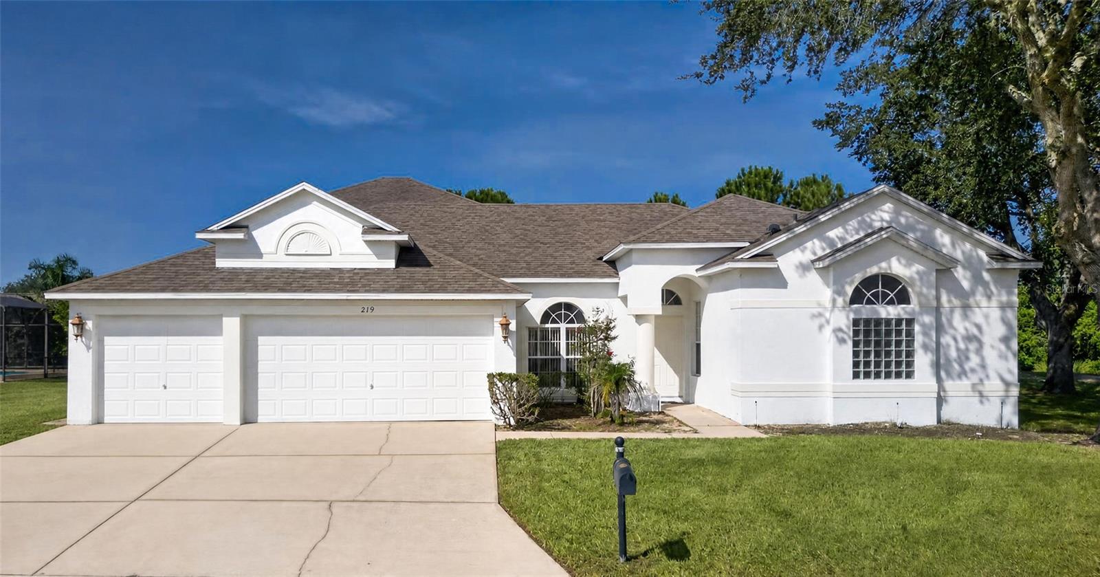 Photo of 219 BLUE HERON COURT DAVENPORT FL 33837
