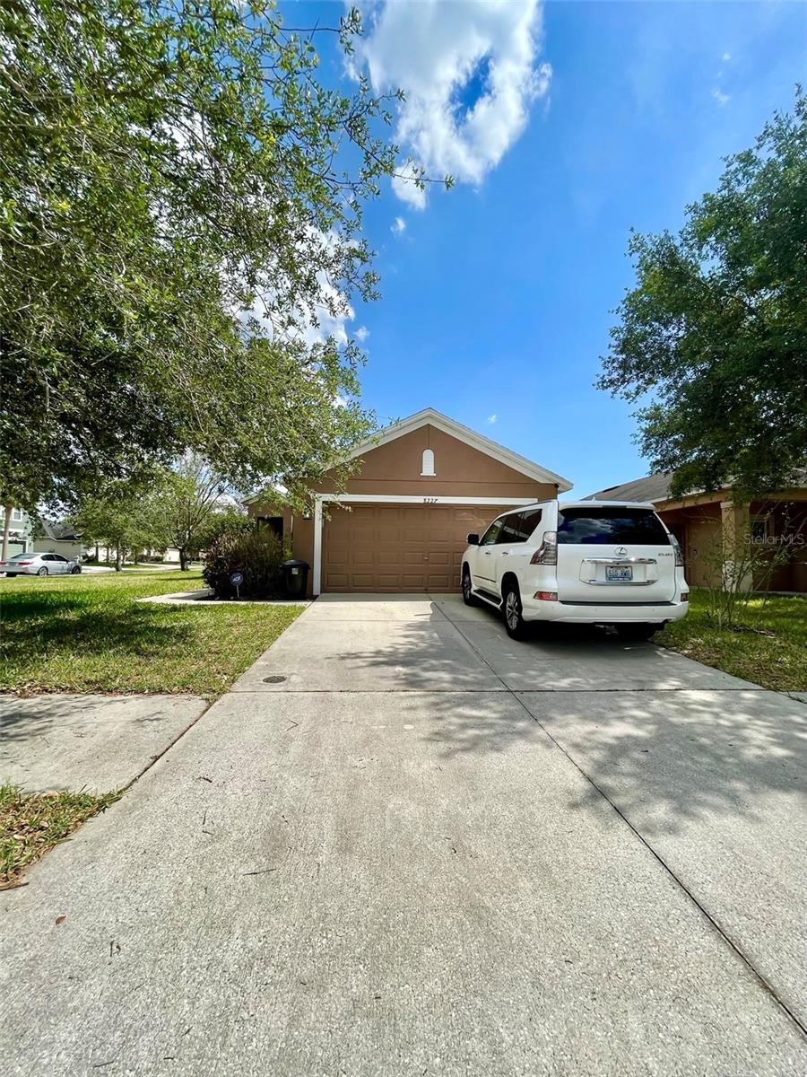 Photo of 8227 MIDNIGHT SUN COURT RIVERVIEW FL 33578
