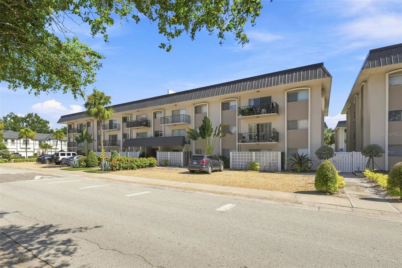 Photo of 4606 W GRAY STREET #301 TAMPA FL 33609