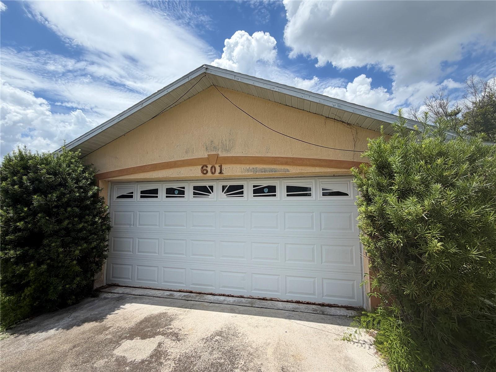 Photo of 601 WIGGINS COURT PLANT CITY FL 33563