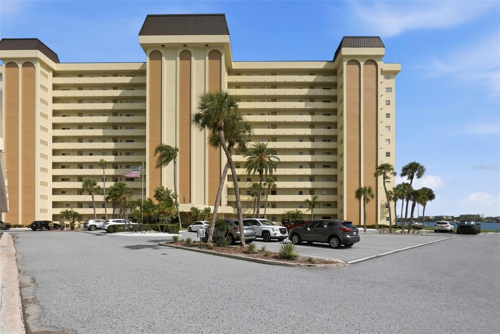 Photo of 4775 COVE CIRCLE #606 ST PETERSBURG FL 33708
