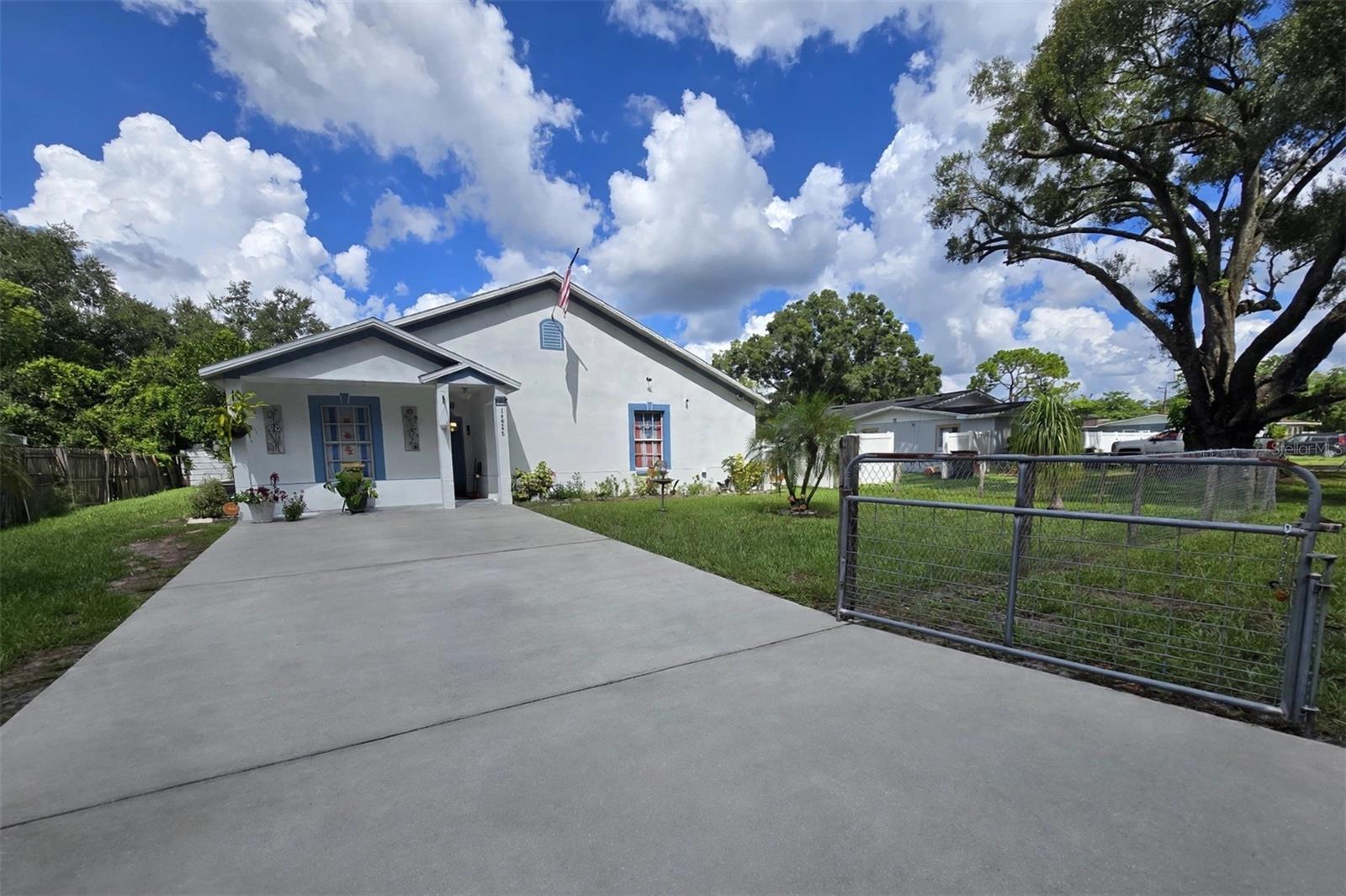 Photo of 14926 LAURIE LANE TAMPA FL 33613