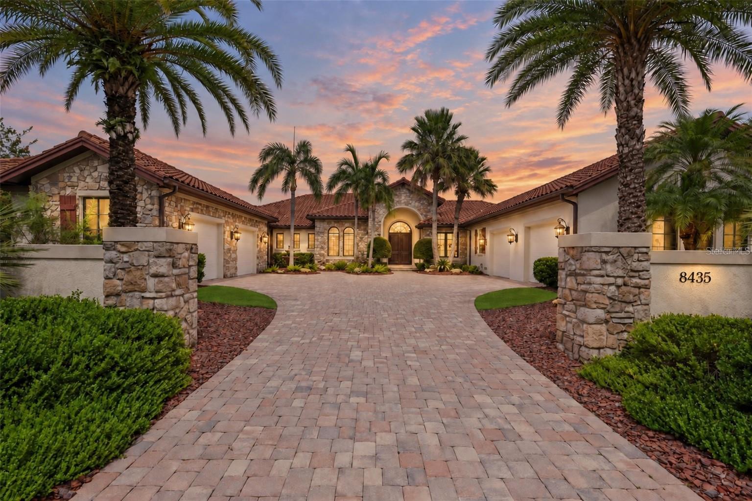 Photo of 8435 LINDRICK LANE BRADENTON FL 34202