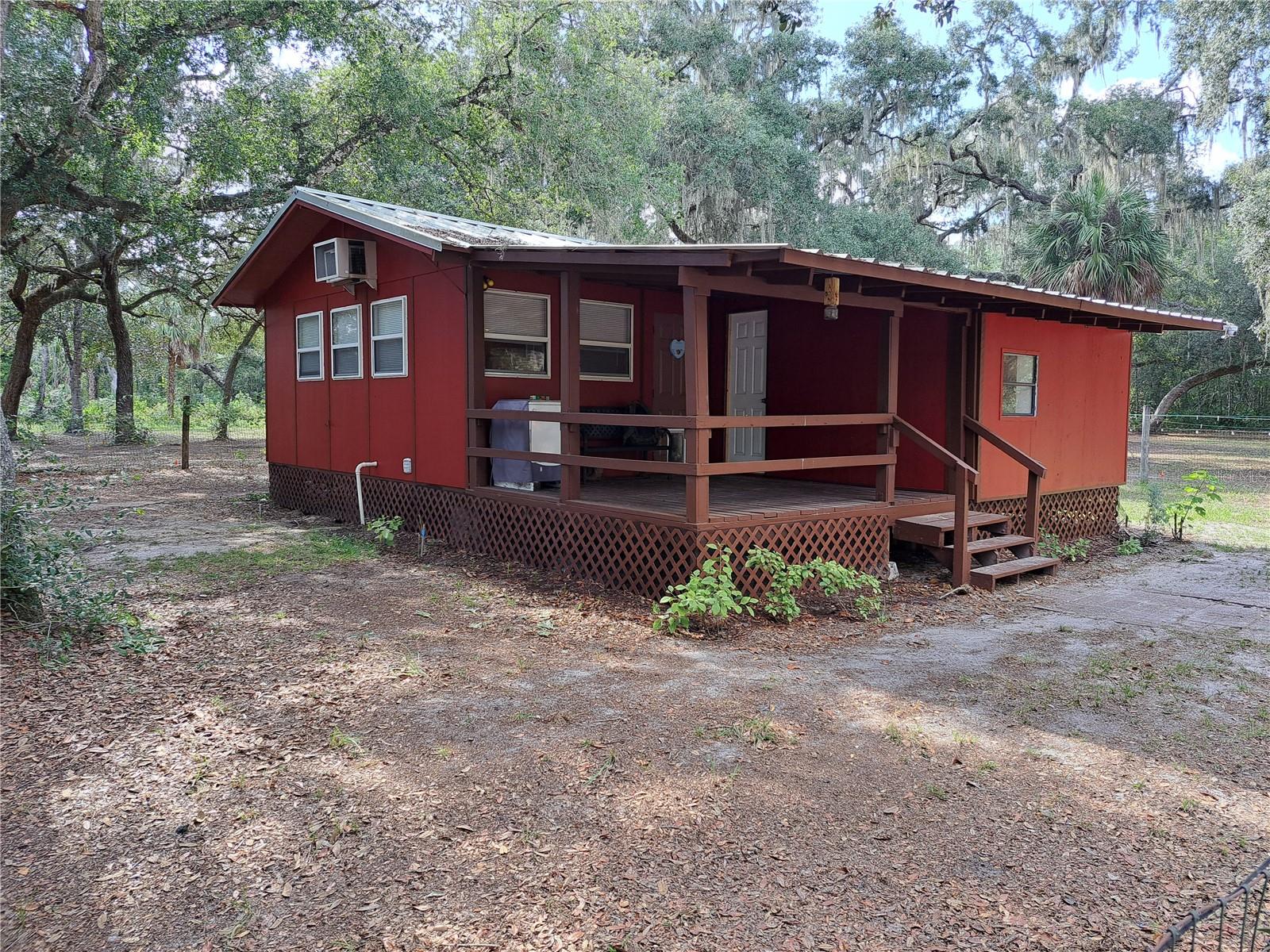 Photo of 17010 SE 95TH ST RD OCKLAWAHA FL 32179