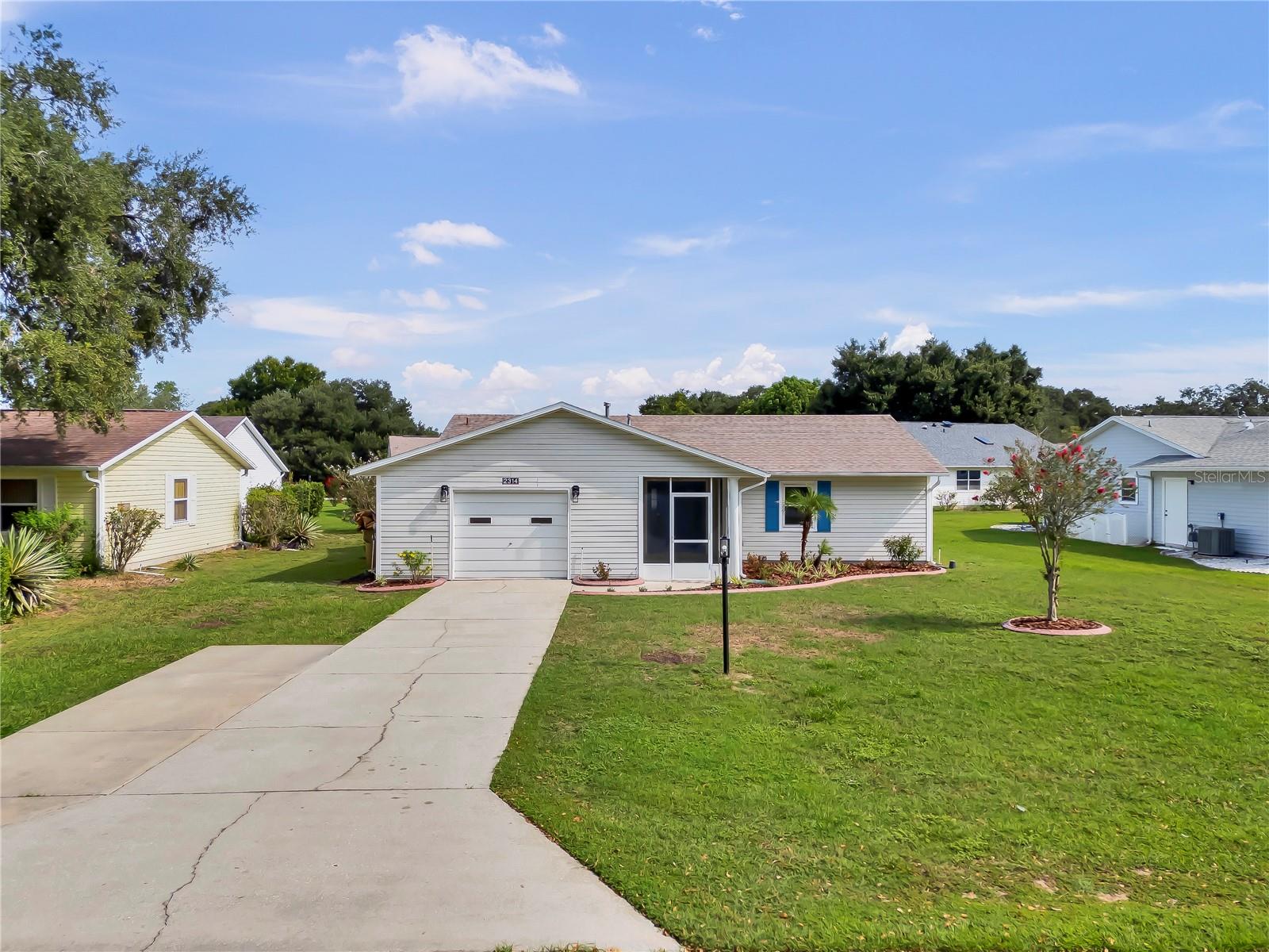 Photo of 2314 BONNIE VIEW COURT LEESBURG FL 34788