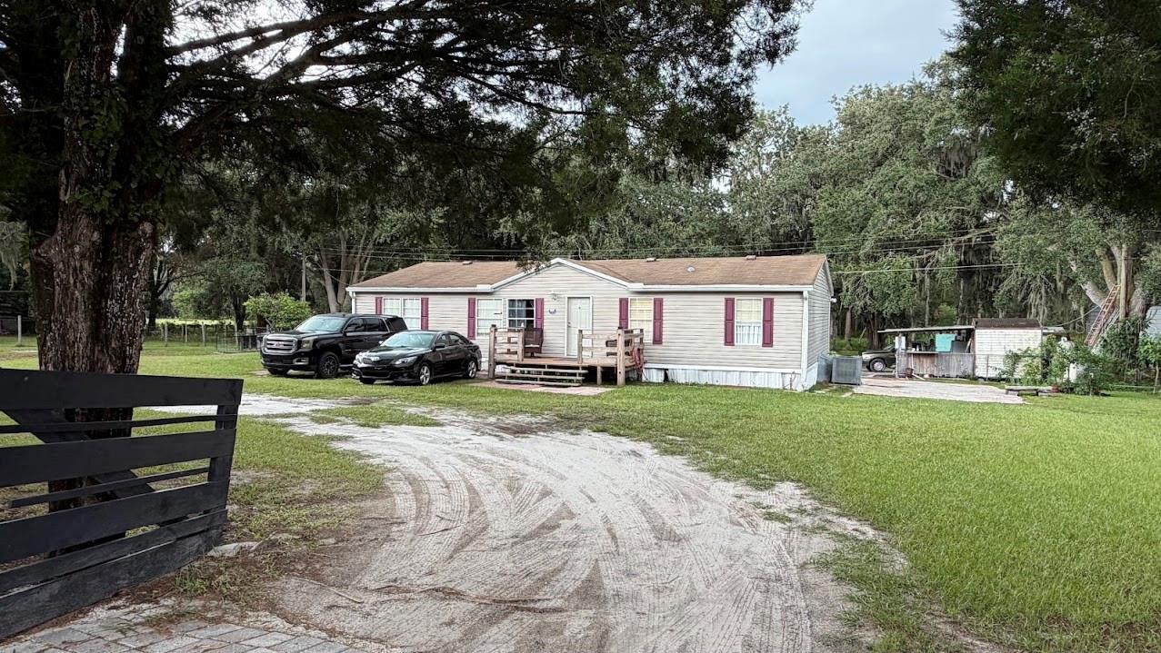 Photo of 1735 OAKLAND ROAD LAKELAND FL 33801