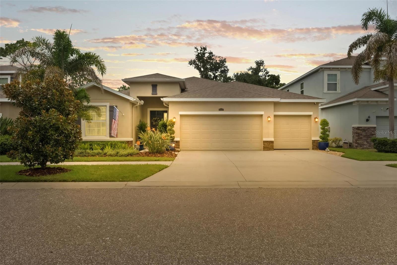 Photo of 10321 RIVERDALE RISE DRIVE RIVERVIEW FL 33578