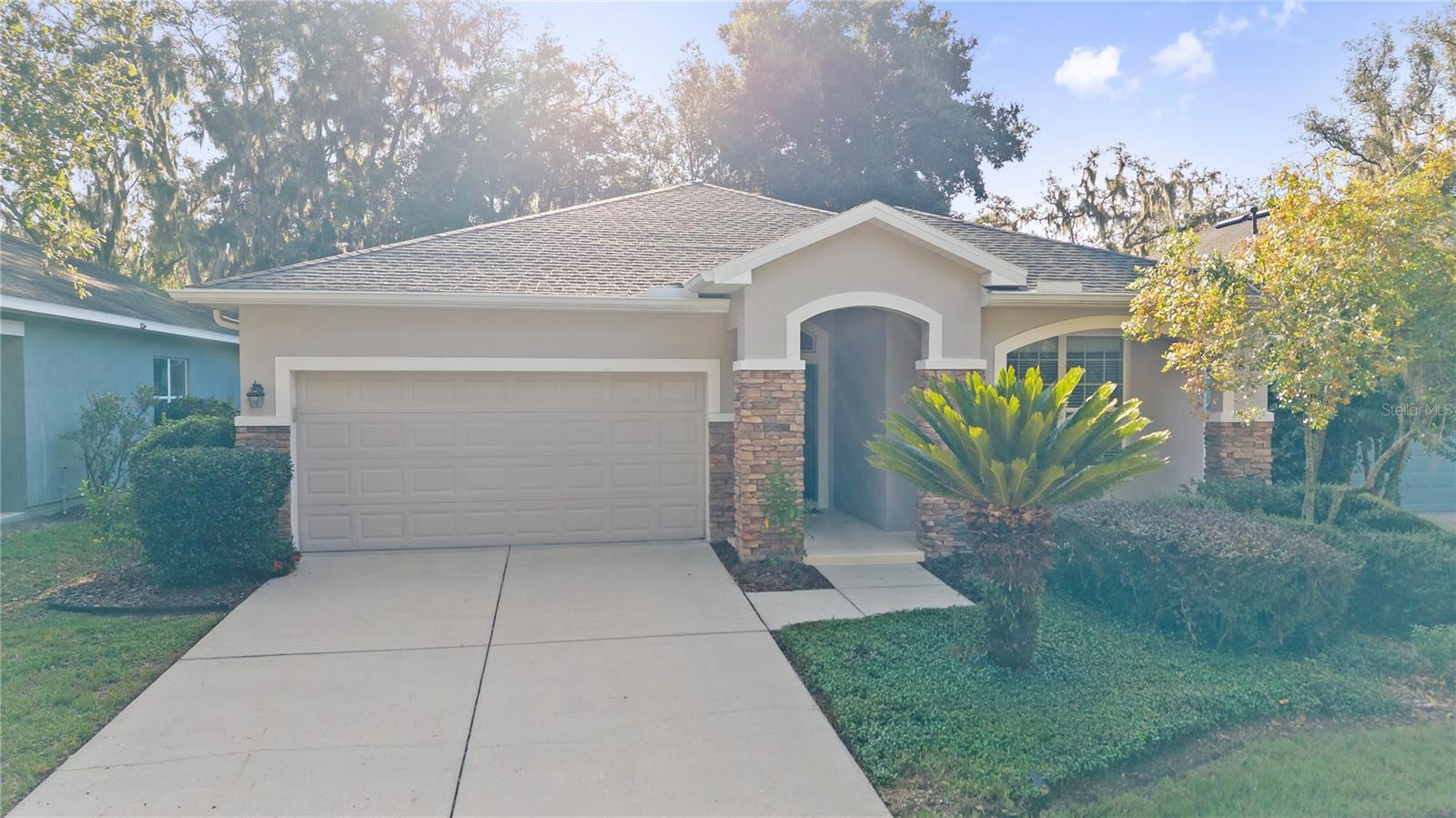 Photo of 15842 STARLING WATER DRIVE LITHIA FL 33547
