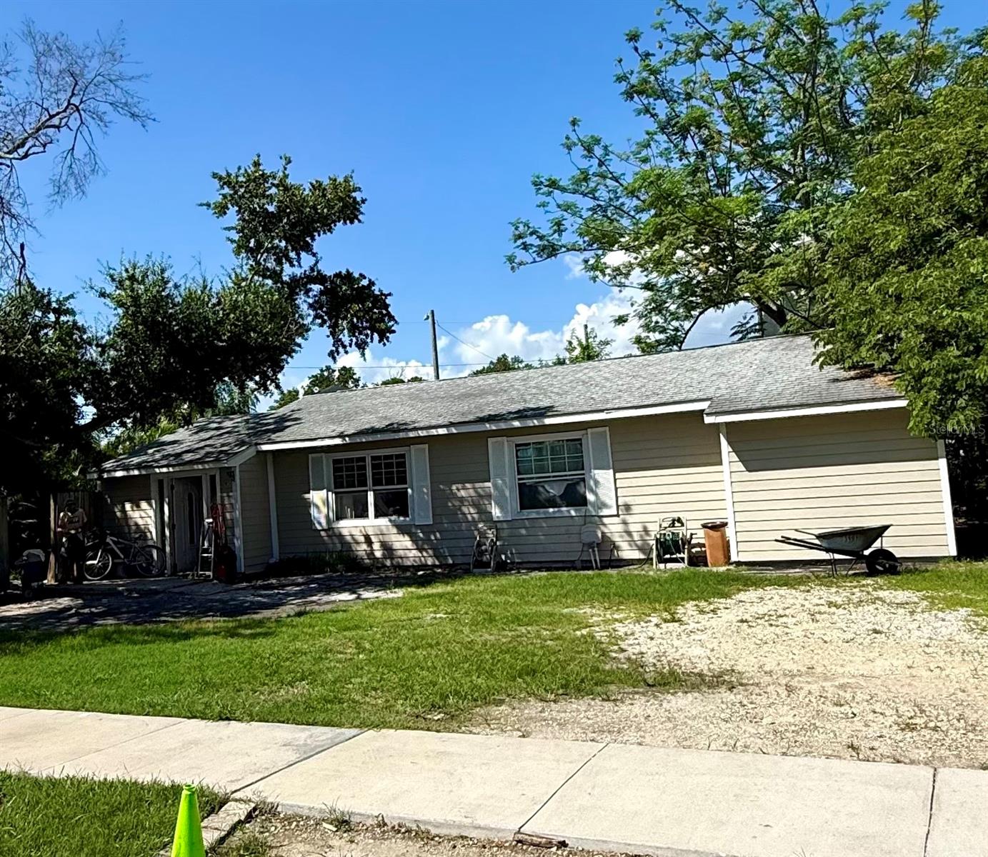 Photo of 3619 W RENELLIE CIRCLE TAMPA FL 33629