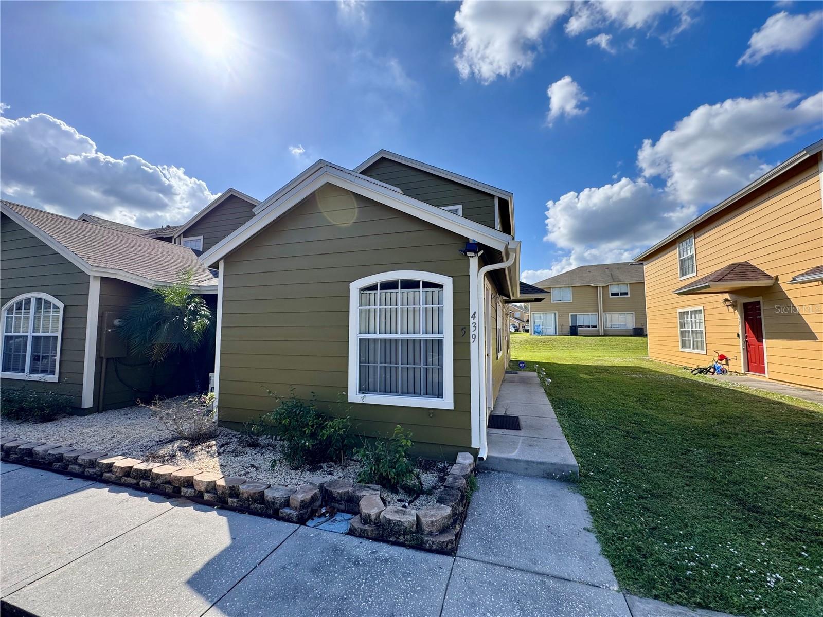 Photo of 439 COCONUT PALM WAY DAVENPORT FL 33897
