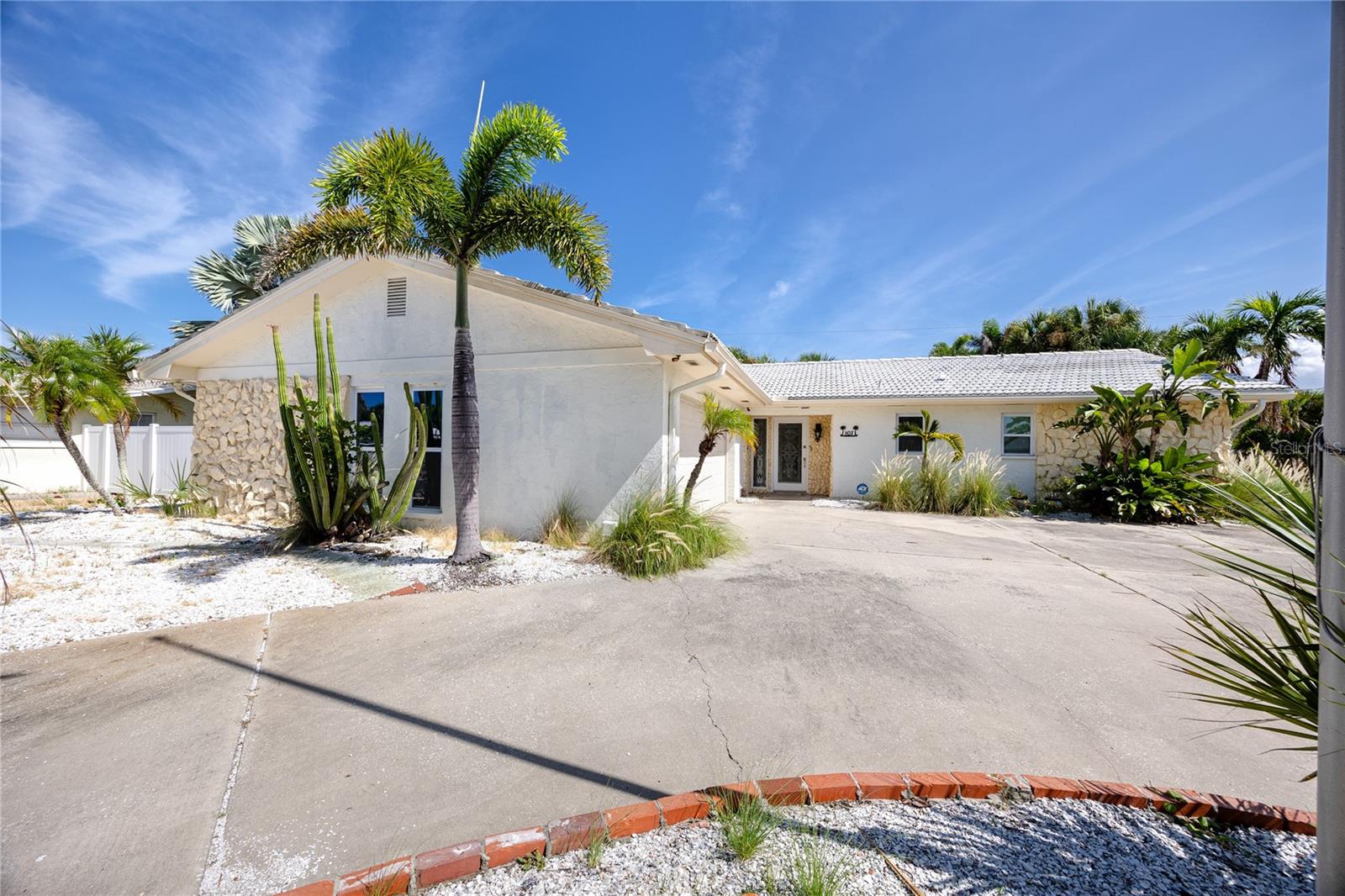 Photo of 107 21ST STREET BELLEAIR BEACH FL 33786