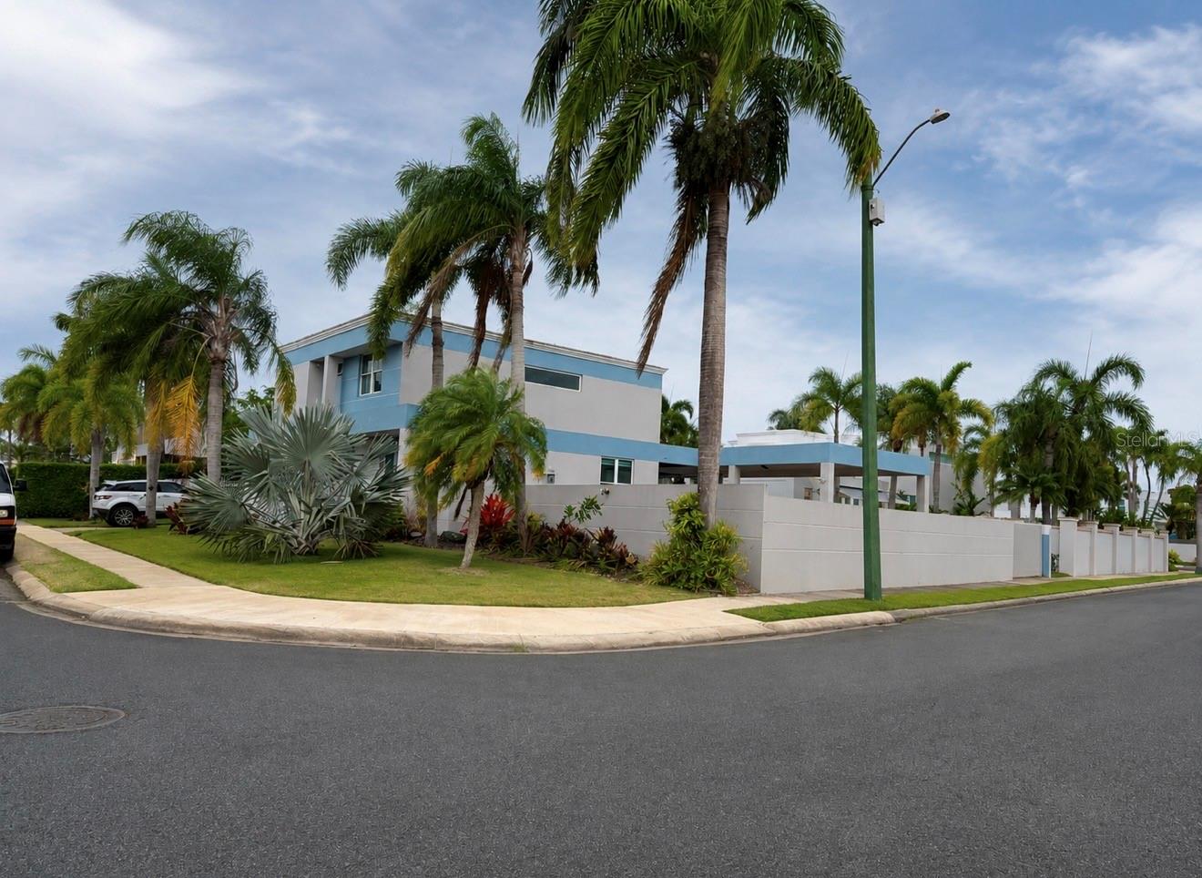 Photo of B-10 PASEO DEL MAR DORADO PR 00646