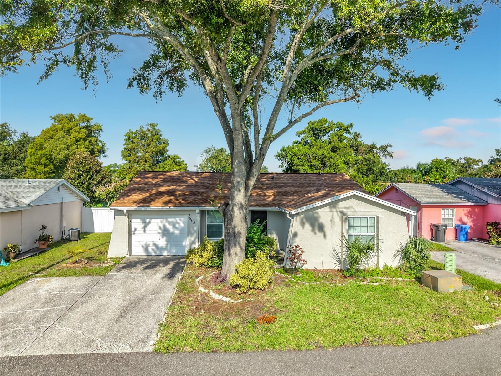 Photo of 7606 WOODLAND OAKS COURT TAMPA FL 33615