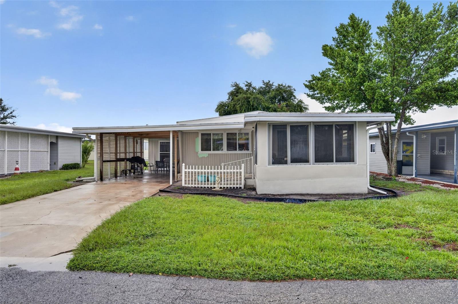 Photo of 219 PARADISE LEESBURG FL 34788