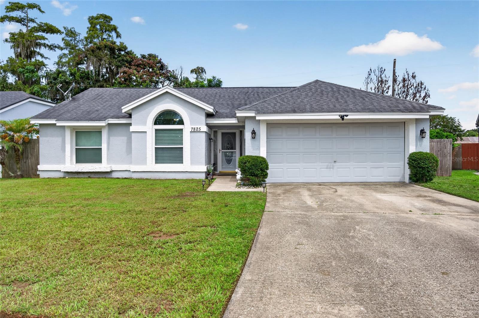 Photo of 7825 SAPPHIRE LANE ORLANDO FL 32822