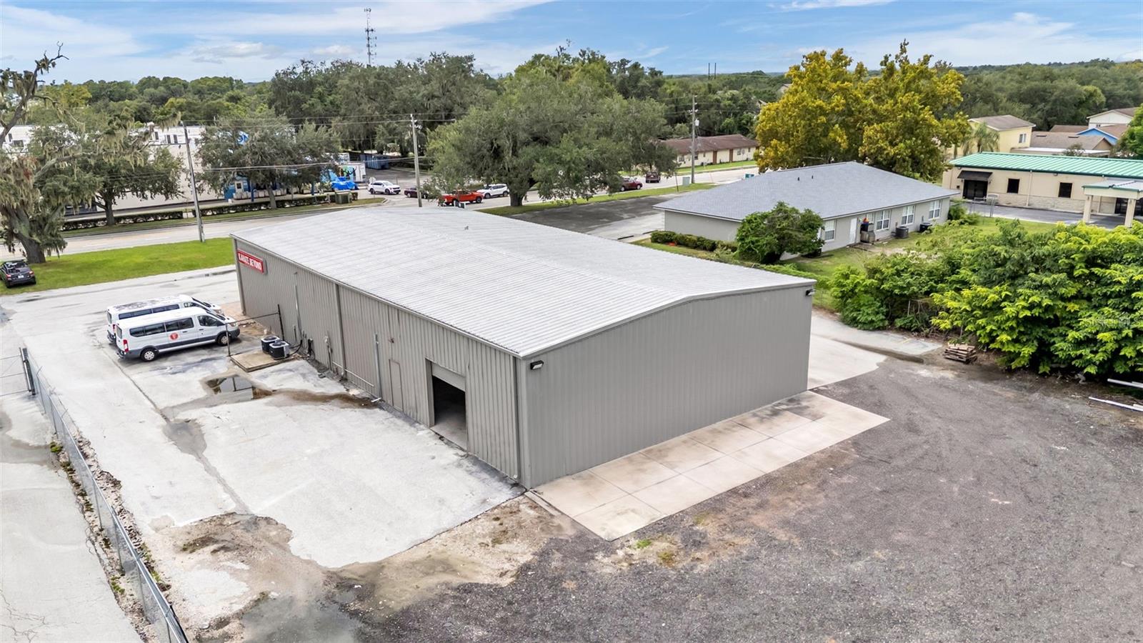 Photo of 613 SCHOOLHOUSE ROAD LAKELAND FL 33813