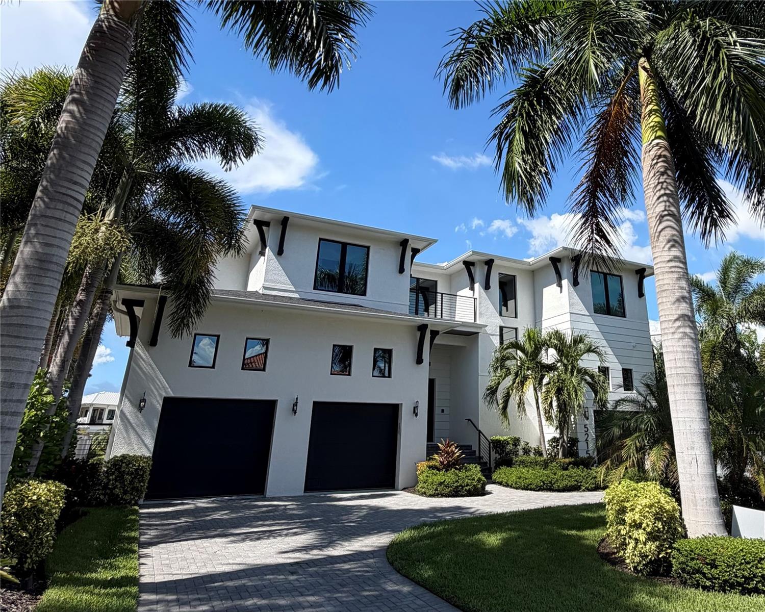 Photo of 5215 W NEPTUNE WAY TAMPA FL 33609