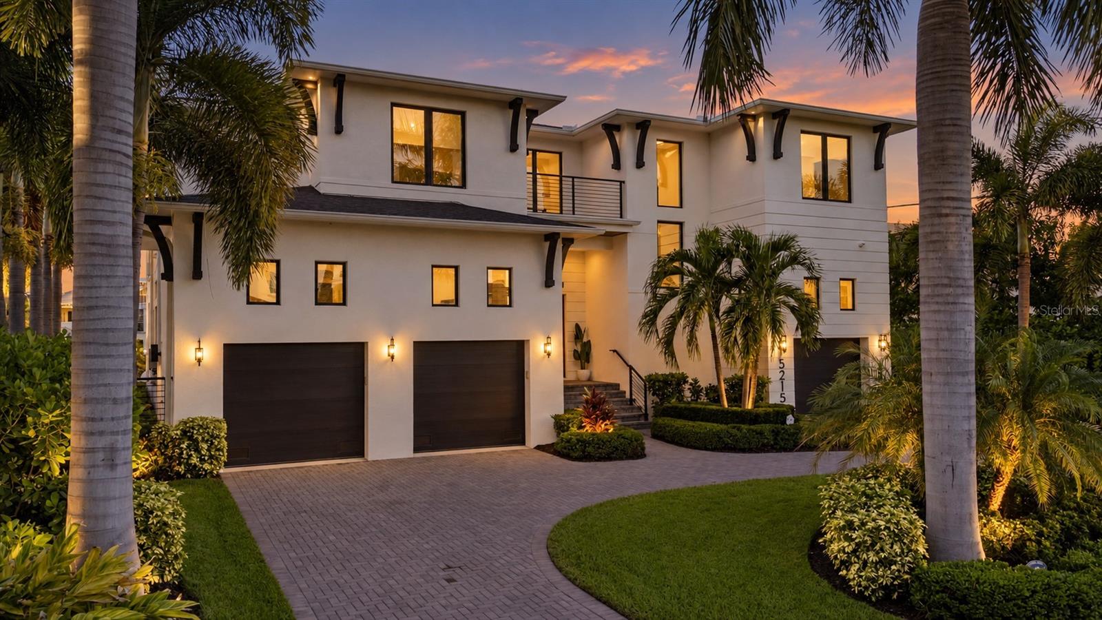 Photo of 5215 W NEPTUNE WAY TAMPA FL 33609