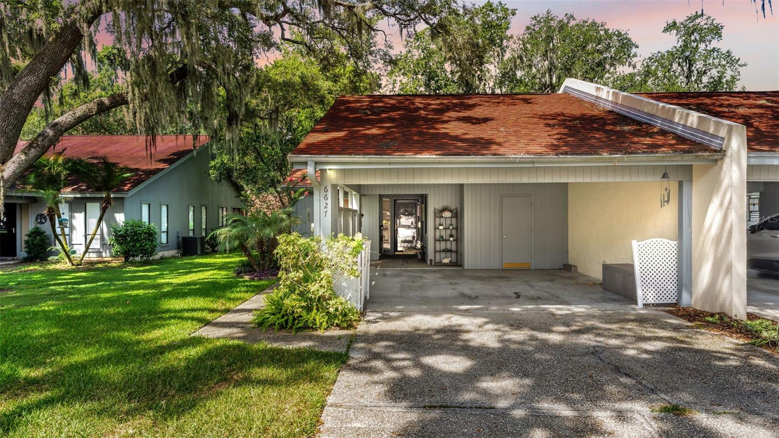 Photo of 6627 SWEETBRIAR LANE LAKELAND FL 33813
